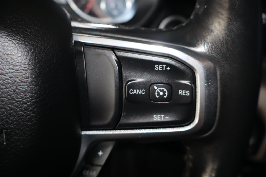 Used 2019 RAM 1500 Laramie AWD/4WD image 18
