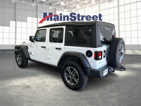Used 2022 Jeep Wrangler Unlimited Sport AWD/4WD image 3