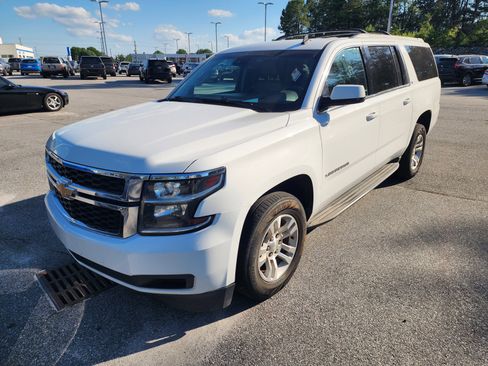 Used 2015 Chevrolet Suburban LT AWD/4WD image 3