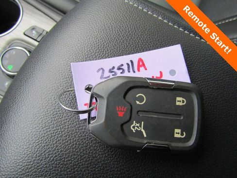 Used 2023 GMC Acadia SLT image 22