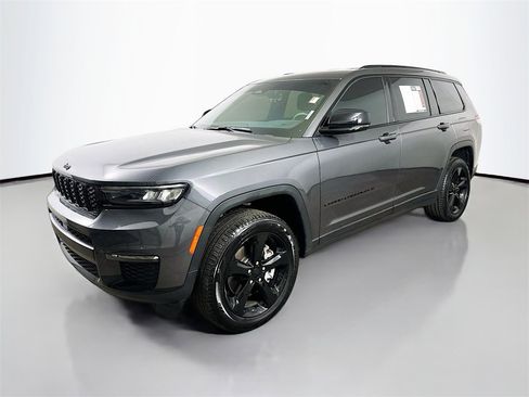 Used 2025 Jeep Grand Cherokee L Limited w/ Black Appearance Package image 3