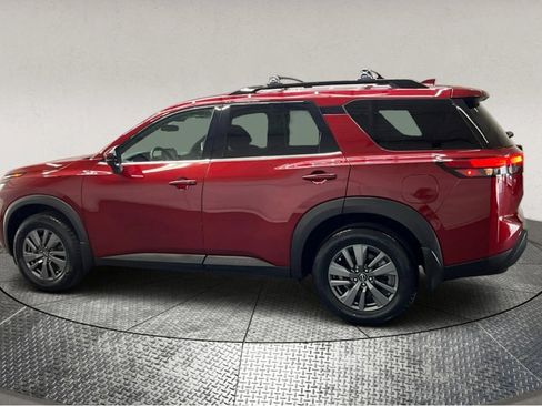 Used 2022 Nissan Pathfinder SV image 5