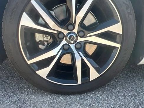 Used 2023 Volvo S60 B5 Plus AWD/4WD image 36