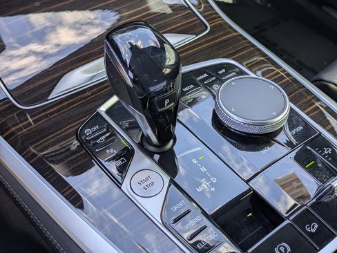 Used 2021 BMW X5 xDrive45e w/ Premium Package image 15