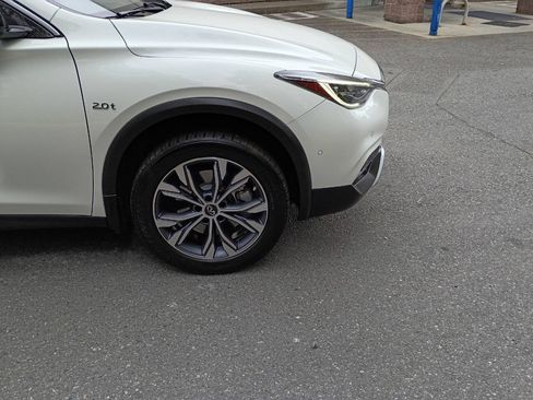 Used 2017 INFINITI QX30 Premium w/ Navigation Package AWD/4WD image 9
