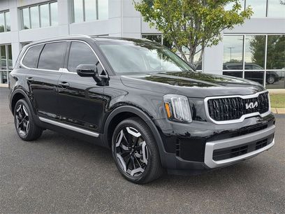 Used 2023 Kia Telluride EX w/ EX Captain's Chair Package
