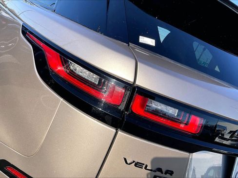 Used 2022 Land Rover Range Rover Velar R-Dynamic HSE image 32