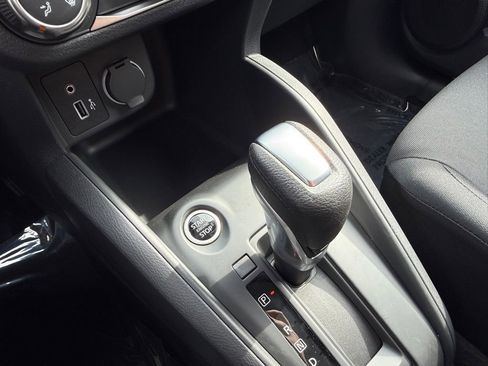 New 2025 Nissan Kicks Play S image 30