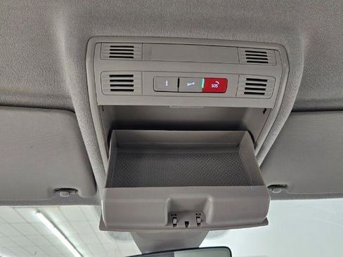 Used 2024 Volkswagen Tiguan Wolfsburg Edition image 25