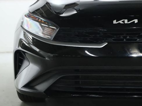 Used 2024 Kia Forte LXS w/ LXS Technology Package FWD image 6