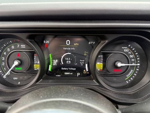 Used 2024 Jeep Wrangler Unlimited Sahara image 30