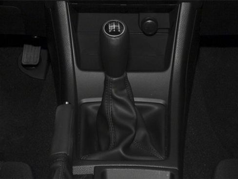 Used 2014 Subaru Impreza 2.0i Premium image 13