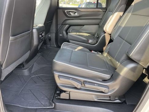 Used 2021 Chevrolet Suburban Premier w/ Premium Package AWD/4WD image 10