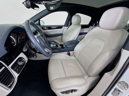 Certified 2023 Porsche Cayenne S AWD/4WD image 5