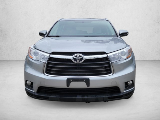Used 2015 Toyota Highlander XLE FWD image 2