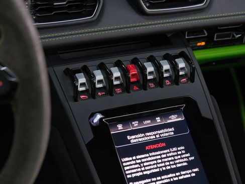 Used 2023 Lamborghini Huracan EVO RWD image 28