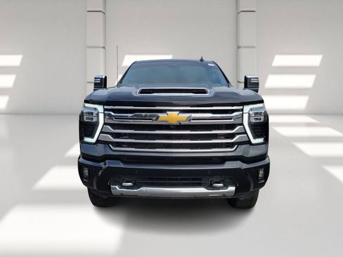 Used 2024 Chevrolet Silverado 2500 High Country image 2