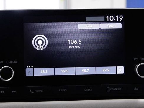 Certified 2025 Honda HR-V LX image 28
