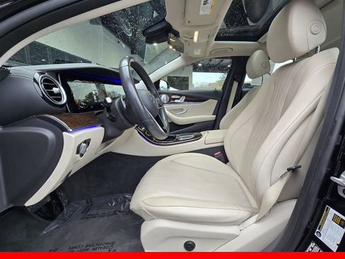 Used 2021 Mercedes-Benz E 350 4MATIC Sedan image 3