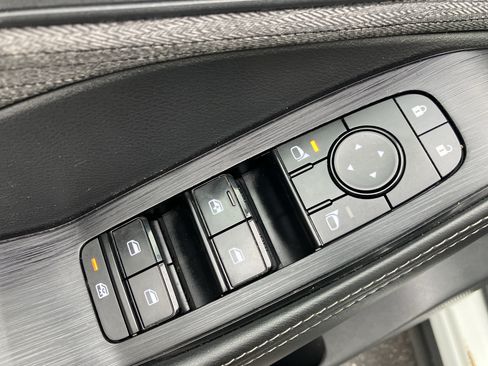 Used 2021 Nissan Rogue SV AWD/4WD image 17