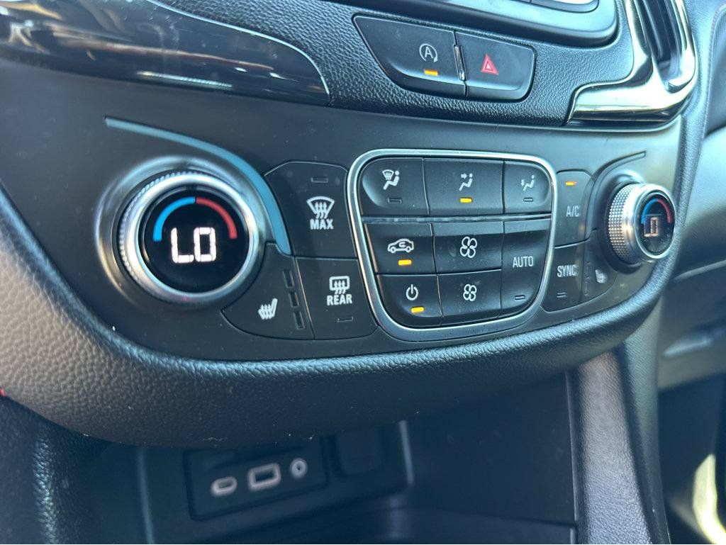 Used 2022 Chevrolet Equinox RS w/ Infotainment Package FWD image 26