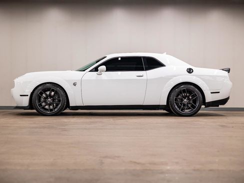 Used 2019 Dodge Challenger SRT Hellcat Redeye image 2