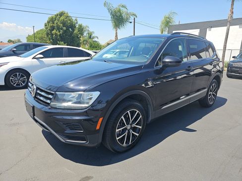 Used 2021 Volkswagen Tiguan SE FWD image 2