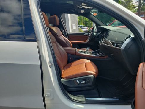 Used 2019 BMW X7 xDrive50i w/ M Sport Package AWD/4WD image 28