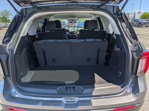 New 2026 Ford Explorer Active AWD/4WD image 9