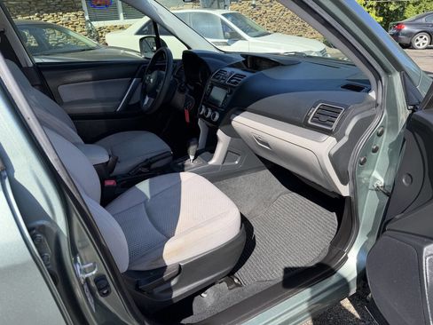 Used 2017 Subaru Forester 2.5i w/ Alloy Wheel Package AWD/4WD image 7