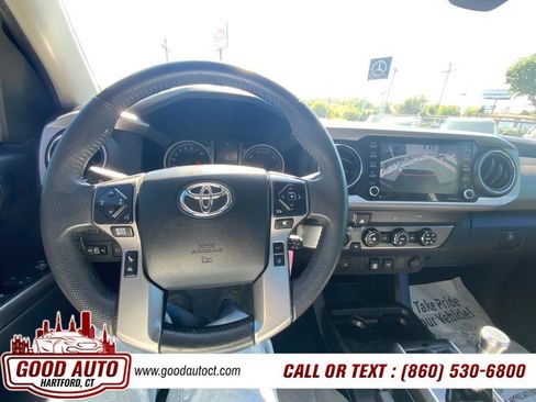 Used 2020 Toyota Tacoma SR5 AWD/4WD image 9