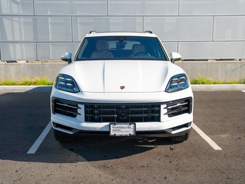 Certified 2026 Porsche Cayenne AWD/4WD image 6