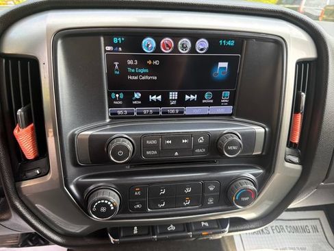 Used 2018 Chevrolet Silverado 2500 LT AWD/4WD image 20