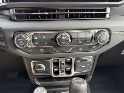 New 2026 Jeep Gladiator Sport AWD/4WD image 22