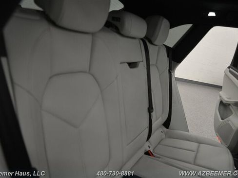Used 2023 Porsche Macan image 24