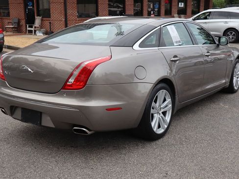 Used 2011 Jaguar XJ L RWD image 6