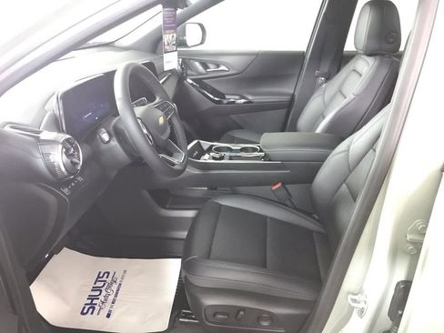 New 2026 Chevrolet Equinox LT w/ Convenience Package II image 9