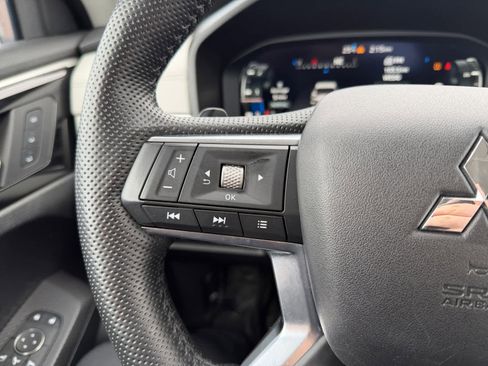 Used 2024 Mitsubishi Outlander SEL image 18