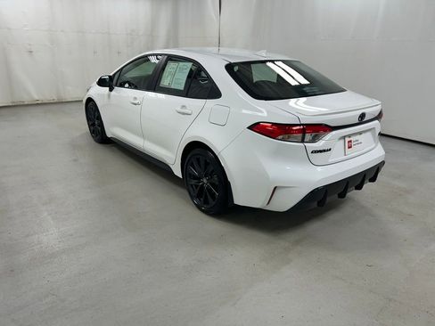 Certified 2025 Toyota Corolla SE FWD image 7