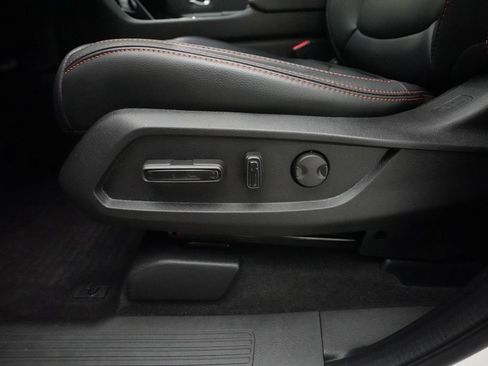 Certified 2025 Honda Pilot TrailSport image 29