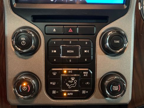 Used 2015 Ford F350 Lariat w/ Lariat Ultimate Package AWD/4WD image 27