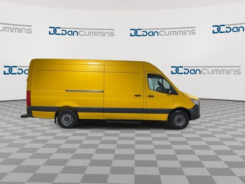 Used 2020 Mercedes-Benz Sprinter 2500 image 9
