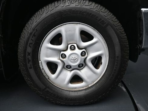 Used 2021 Toyota Tundra SR5 AWD/4WD image 11
