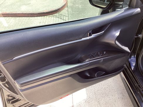 Used 2023 Toyota Camry SE FWD image 15