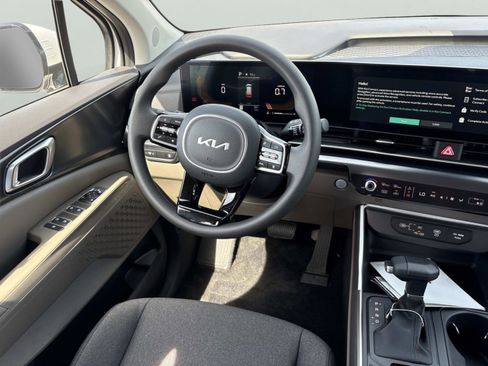 New 2026 Kia Carnival LX FWD image 10