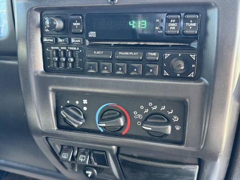 Used 2002 Jeep Wrangler Sport AWD/4WD image 16