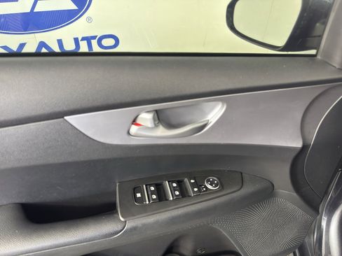 Used 2023 Kia Forte LXS image 15