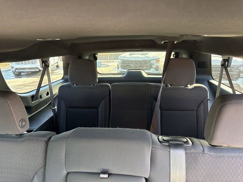 Used 2022 Chevrolet Suburban LS image 15