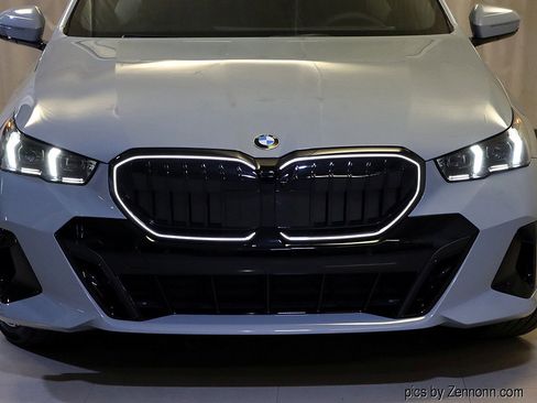 New 2026 BMW 530i xDrive w/ M Sport Package image 6