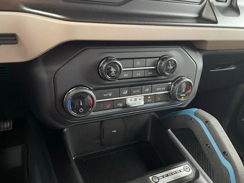 Used 2022 Ford Bronco Wildtrak AWD/4WD image 18